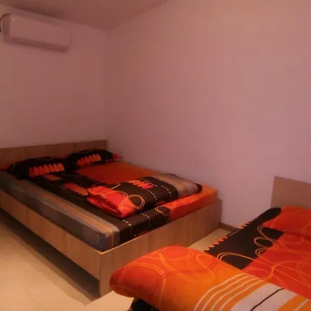 Otel Ariana *